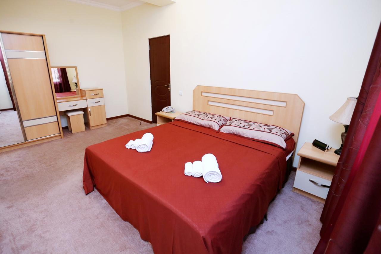 Amrots Hotel Vayk Luaran gambar
