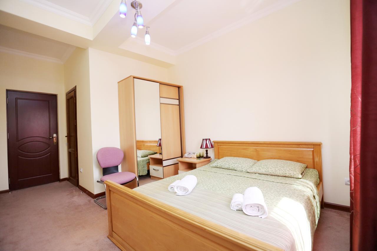 Amrots Hotel Vayk Luaran gambar
