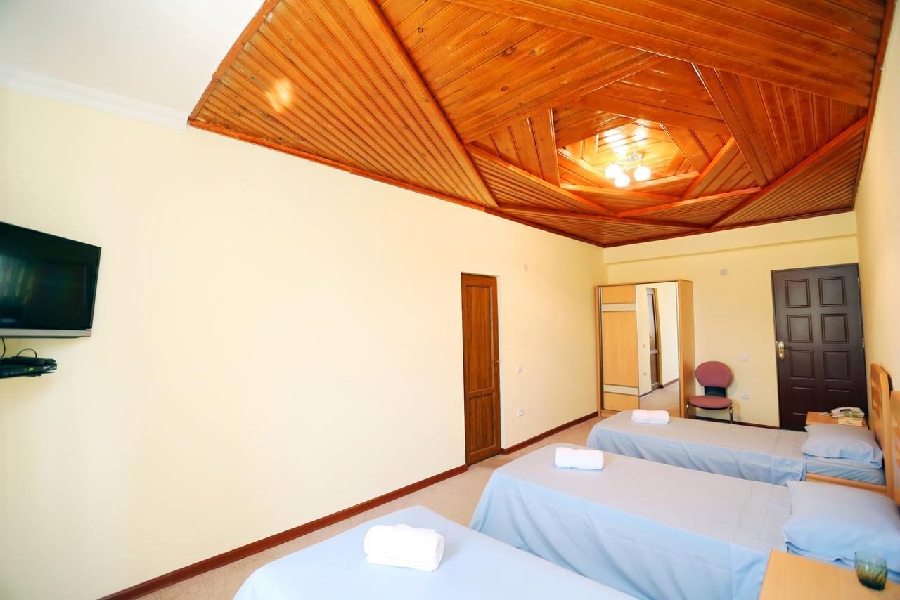 Amrots Hotel Vayk Luaran gambar